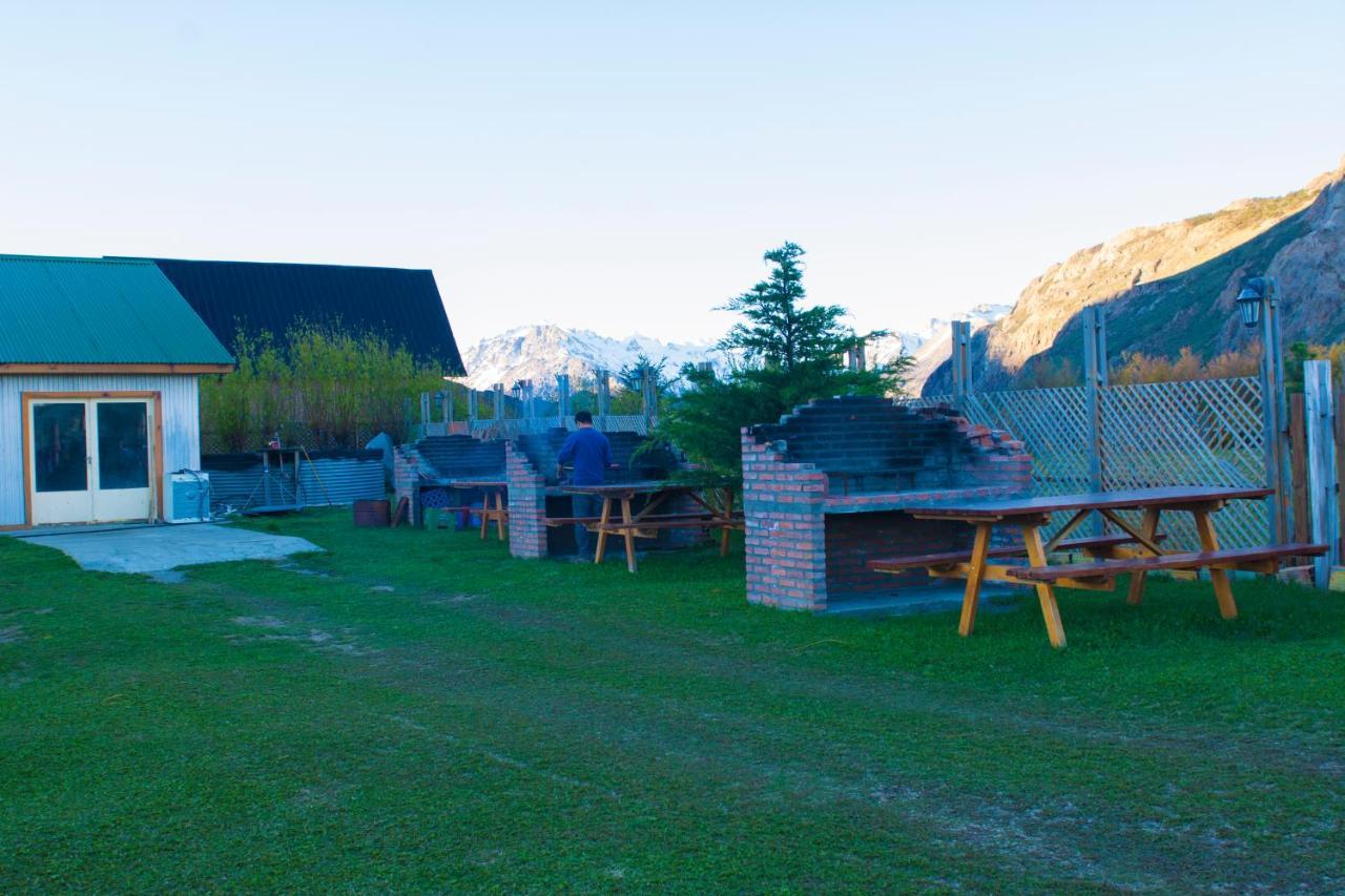 Hostel Pioneros Del Valle Ель-Чальтен Екстер'єр фото