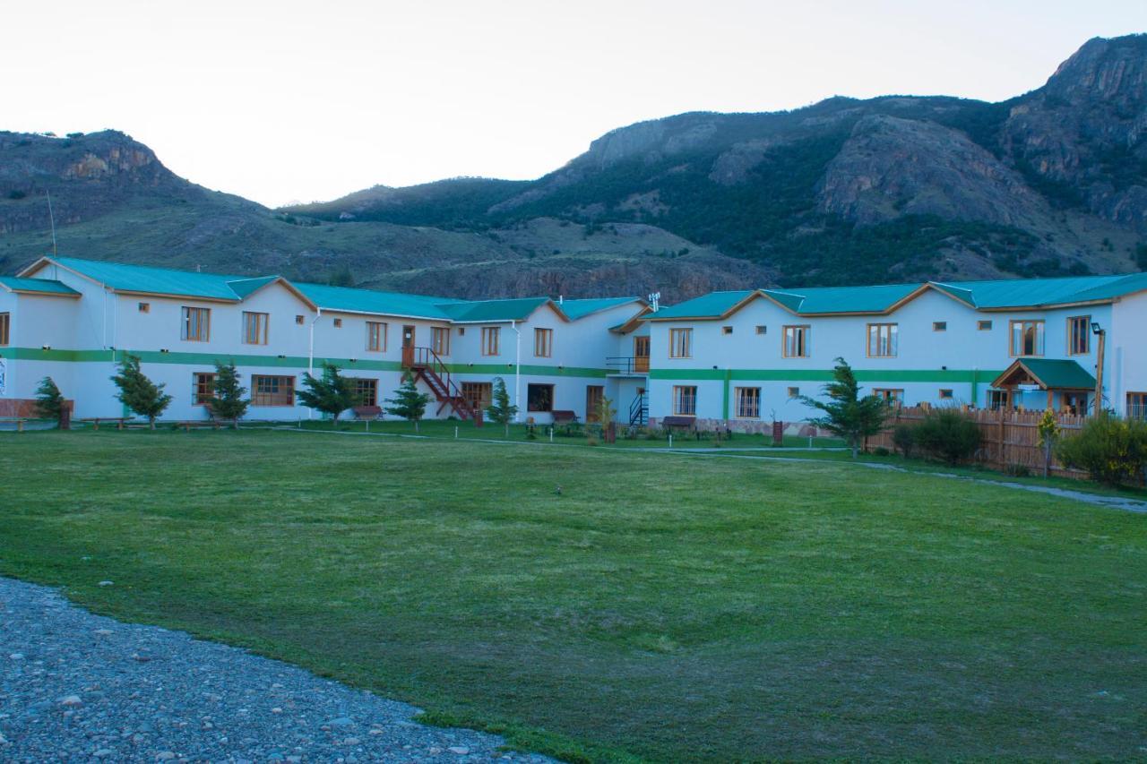 Hostel Pioneros Del Valle Ель-Чальтен Екстер'єр фото
