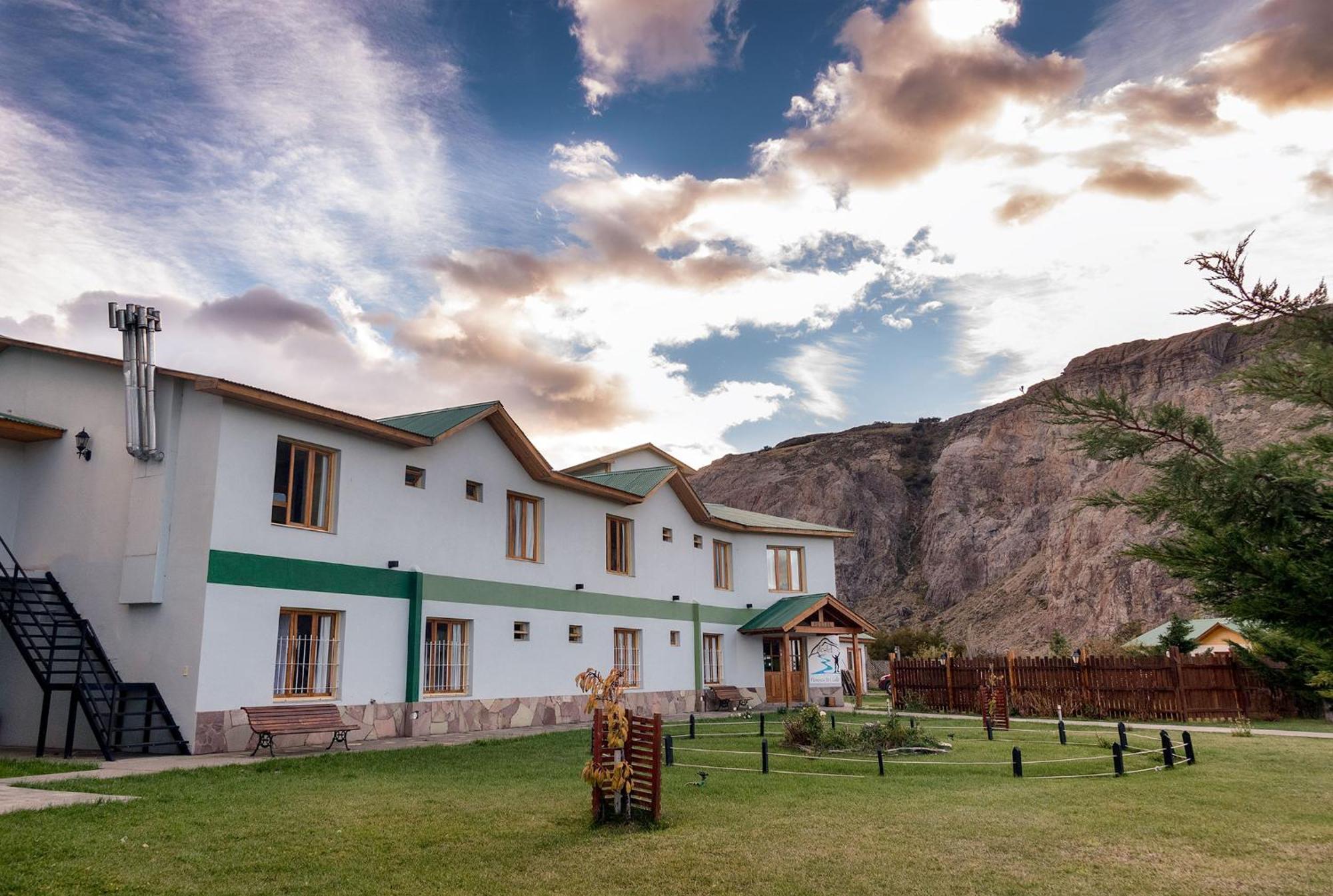 Hostel Pioneros Del Valle Ель-Чальтен Екстер'єр фото