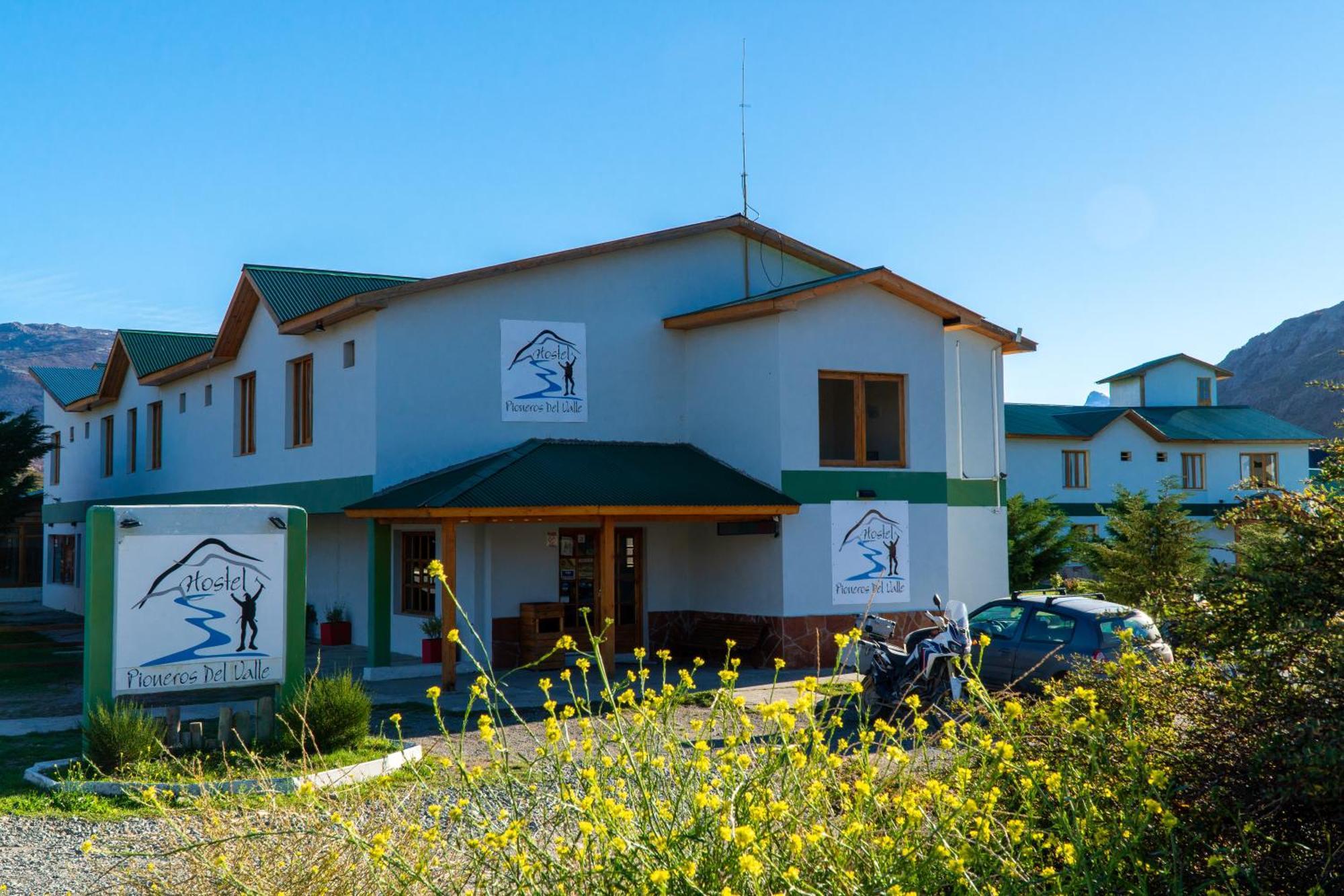 Hostel Pioneros Del Valle Ель-Чальтен Екстер'єр фото