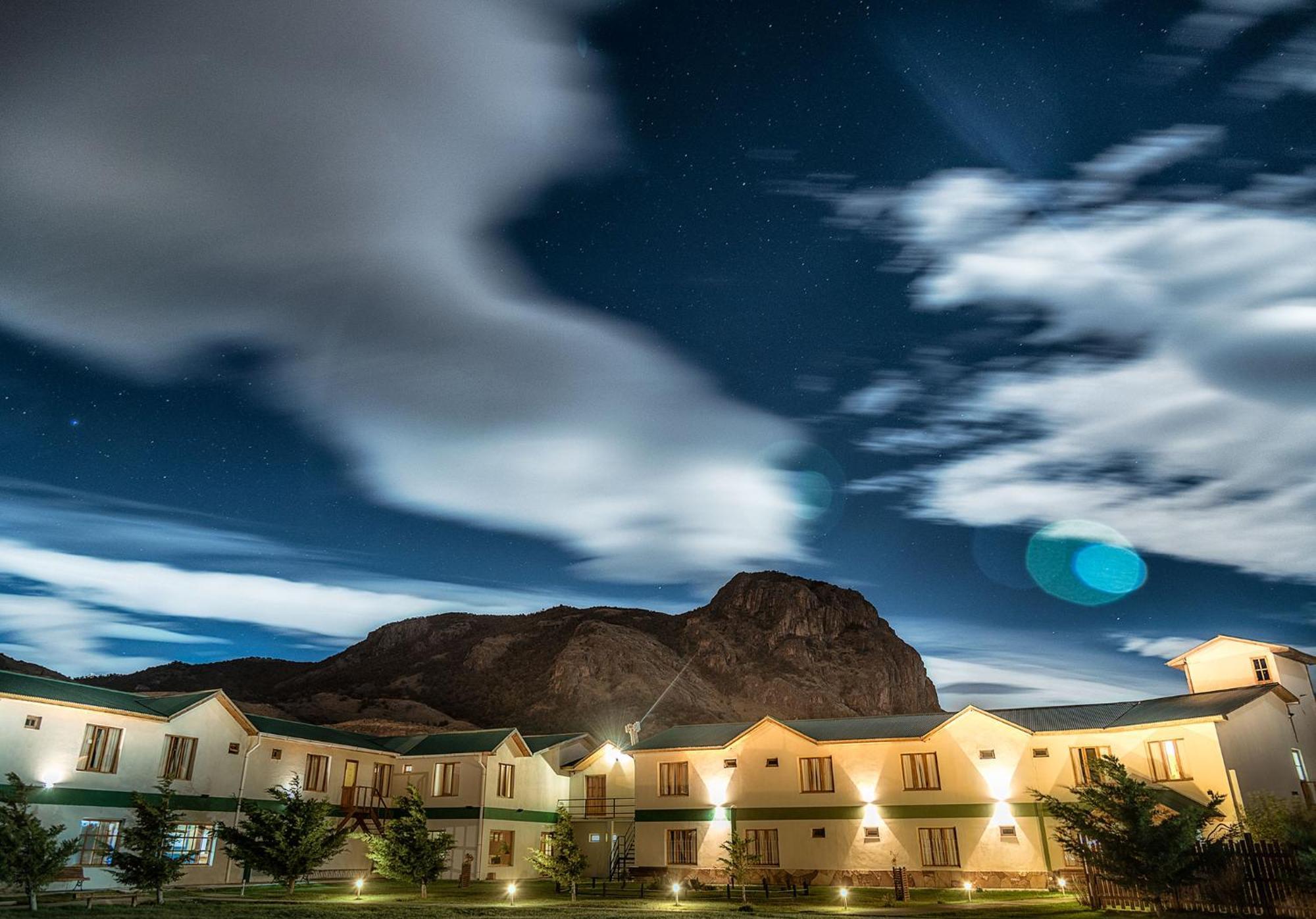 Hostel Pioneros Del Valle Ель-Чальтен Екстер'єр фото