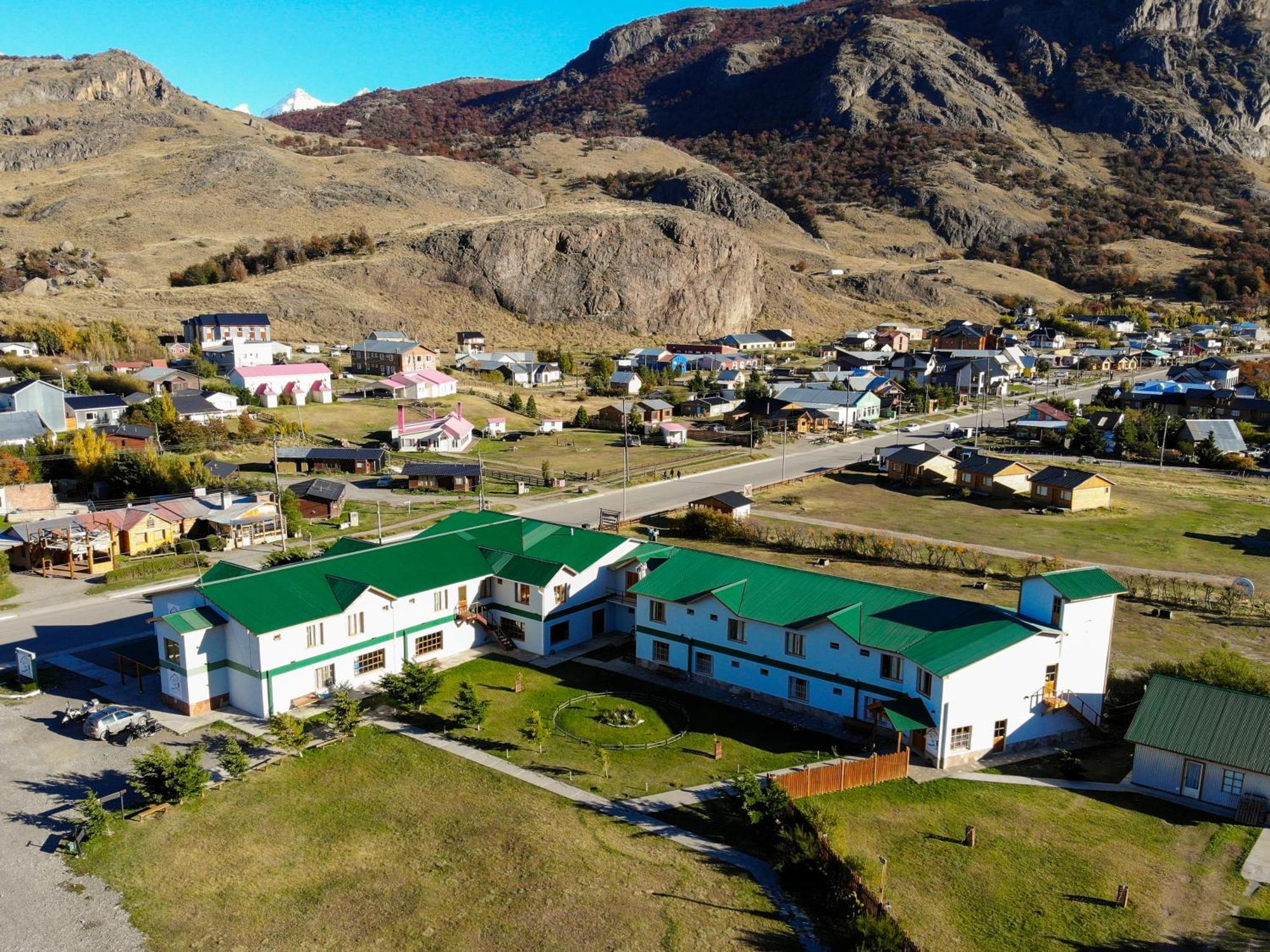 Hostel Pioneros Del Valle Ель-Чальтен Екстер'єр фото
